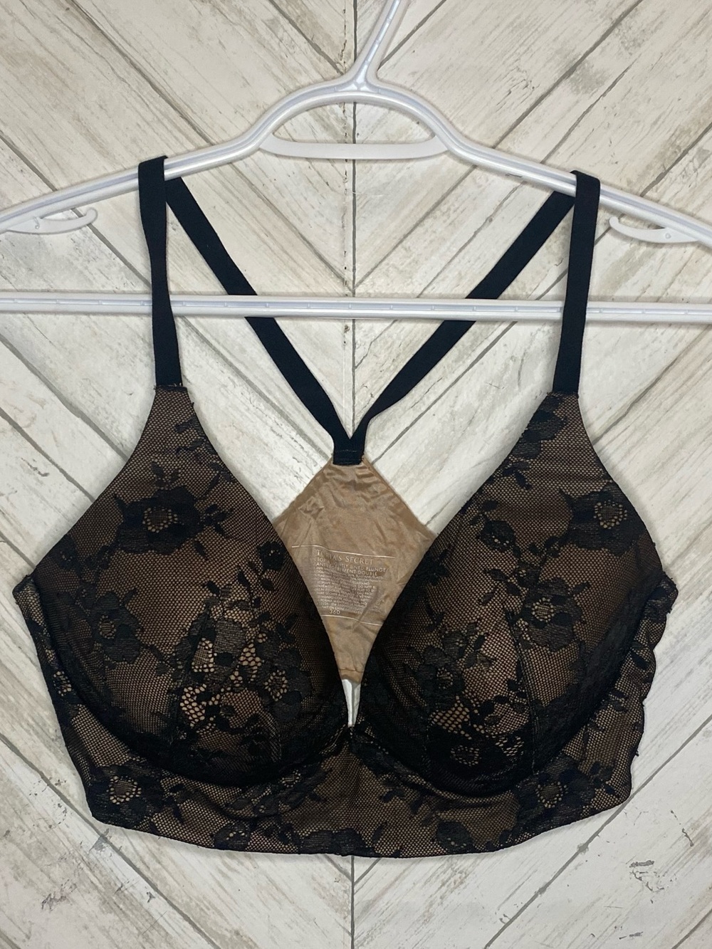 Victoria's Secret Black Lace Overlay bralette / Bra with Nude Lining